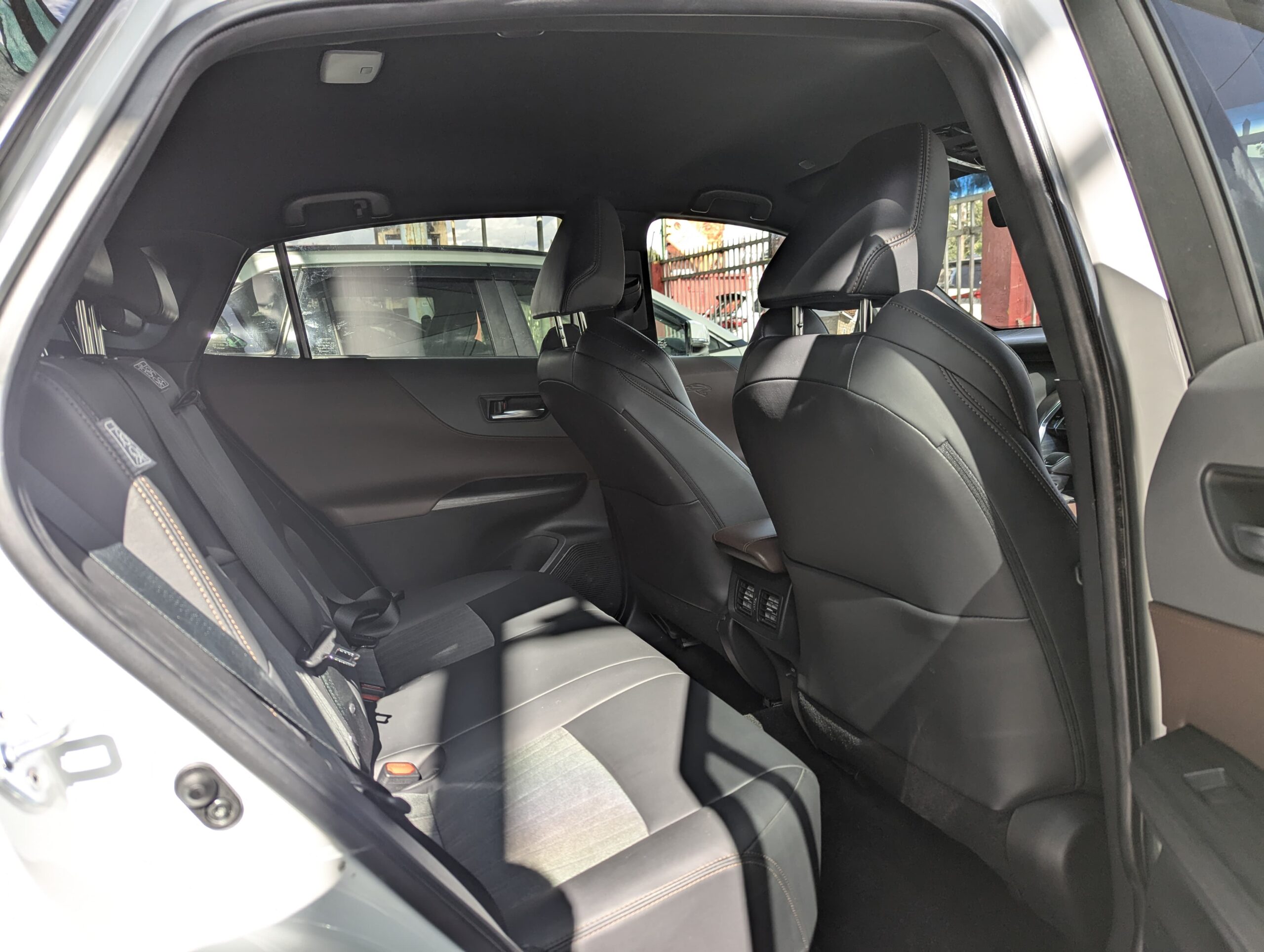 Toyota Harrier 2022 — Front view